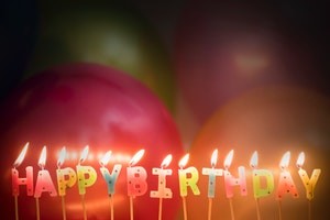 background-balloons-birthday-1415557 (1)